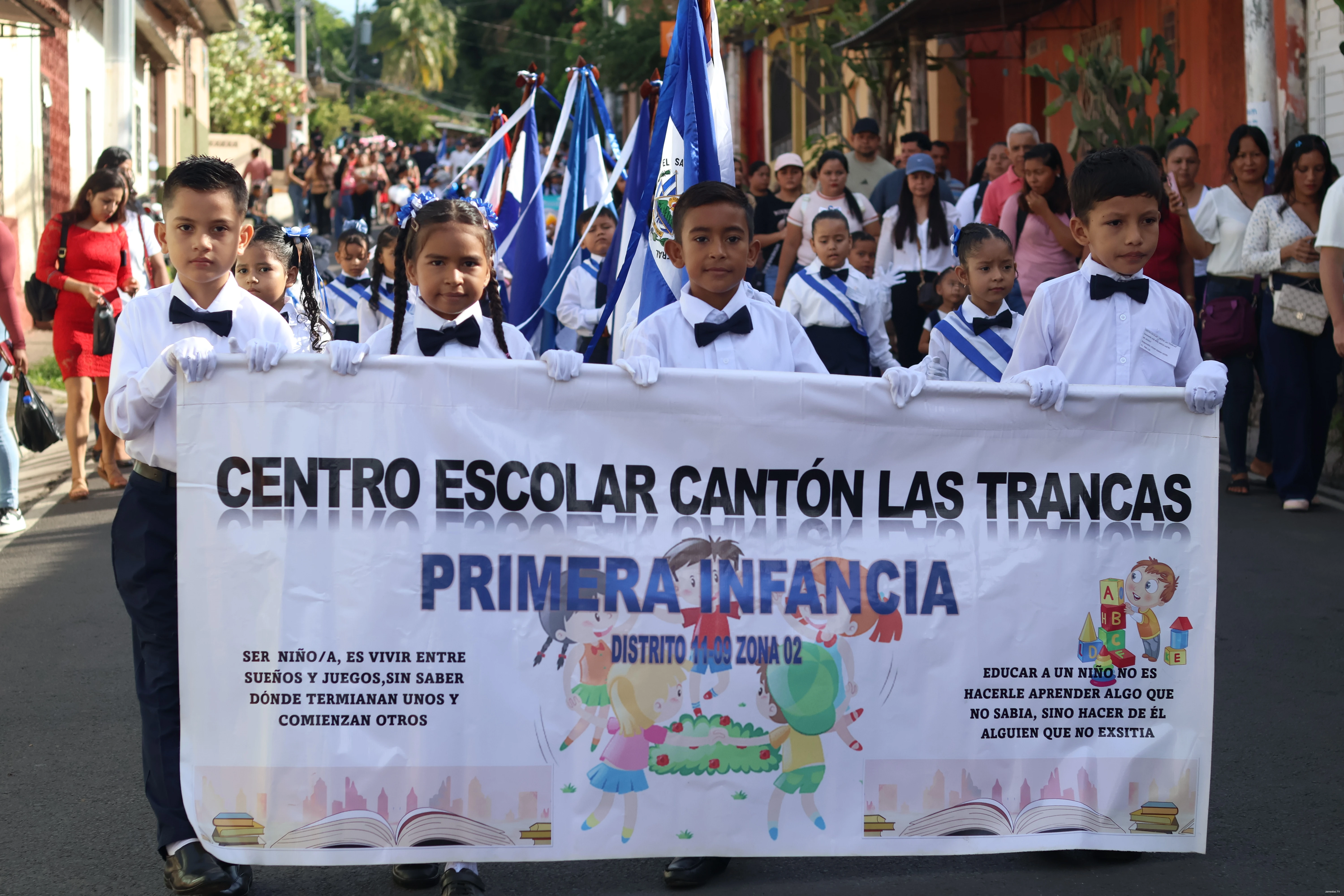 Centro Escolar Cantón Las Trancas participó en el tradicional desfile de Primera Infancia en Ozatlán