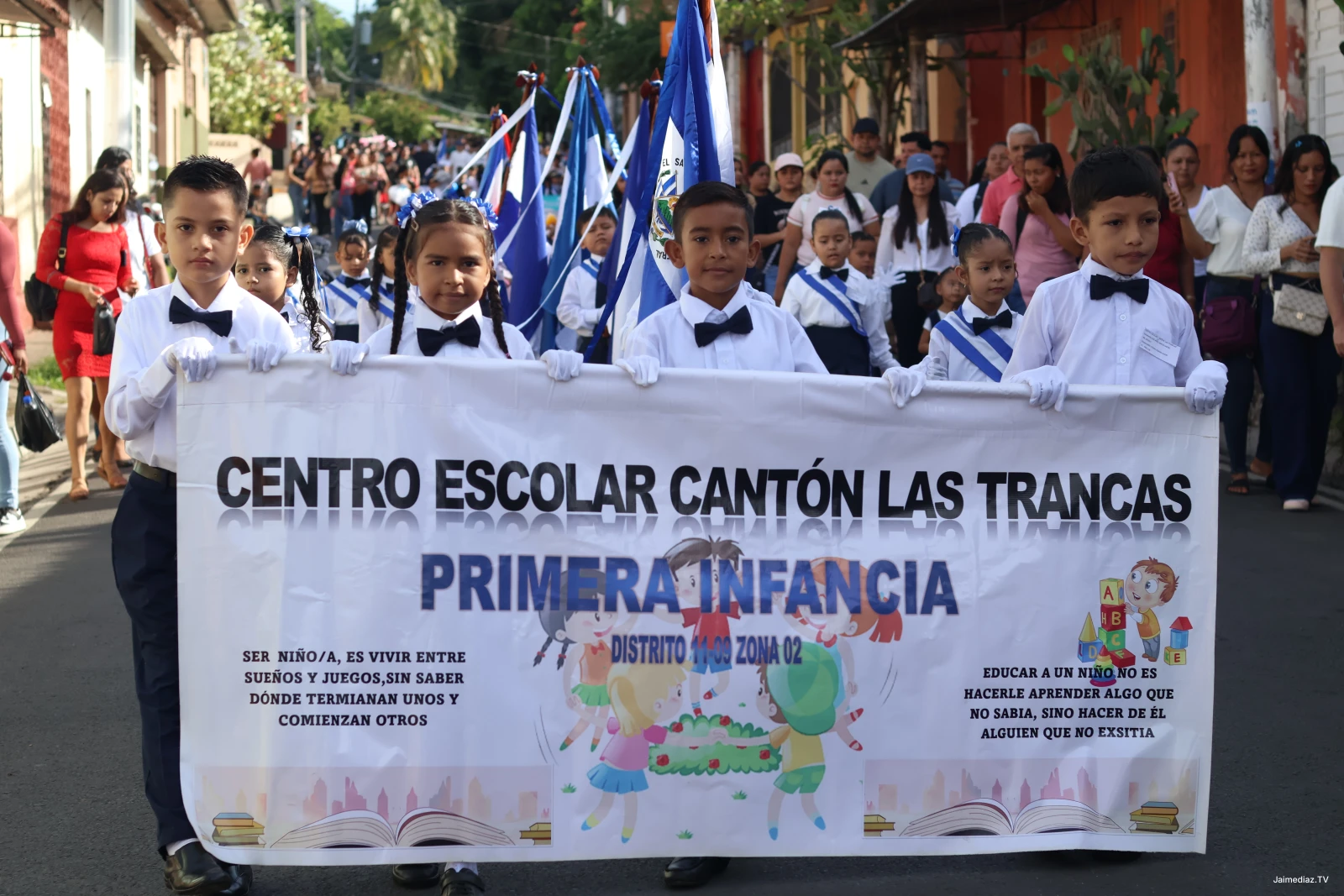 Centro Escolar Cantón Las Trancas participó en el tradicional desfile de Primera Infancia en Ozatlán